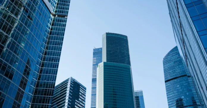 it-hiring-landscape-shifts-tcs-and-infosys-expand-hcltech-reduces-workforce-in-q2-fy25